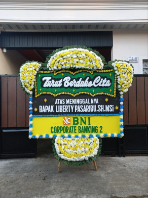 Papan Bunga Duka di Papusungan